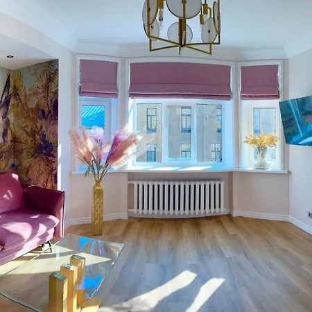 The Pearl Of The Historical Center 55m 1 To 5 Pers Self Check In Appartement Riga